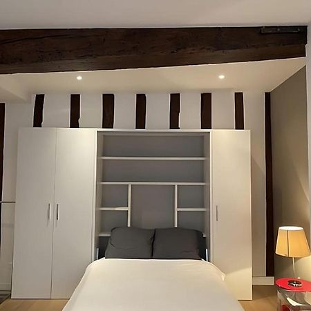 Modern Apartment In The Heart Of St-Germain パリ エクステリア 写真