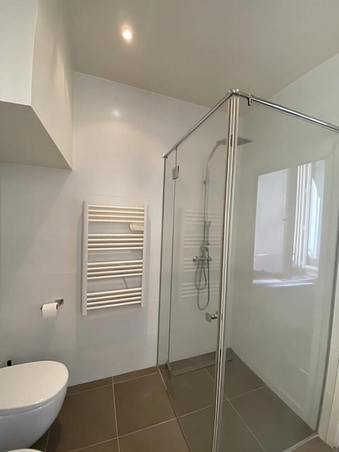 Modern Apartment In The Heart Of St-Germain パリ エクステリア 写真